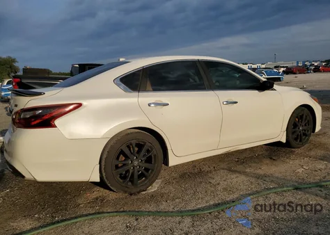 2018 Nissan Altima 2.5 z USA, uszkodzony, nr VIN 1N4AL3AP2JC220609